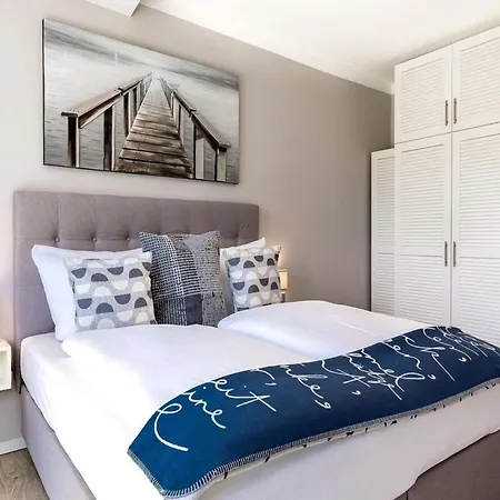 Travemuende Beachside Bliss, Six Guest *